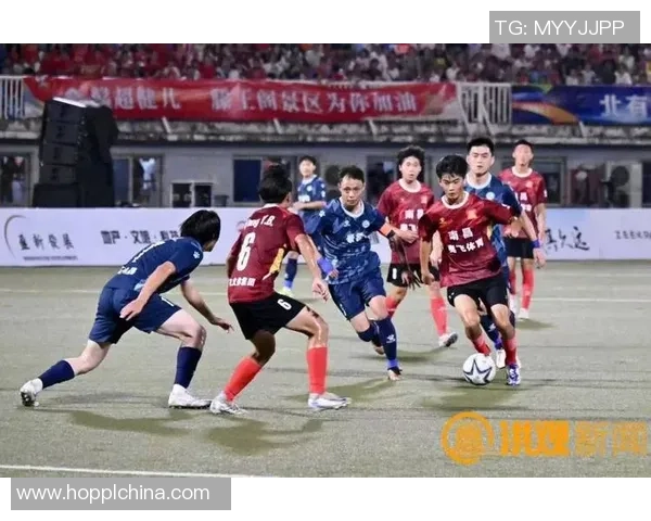 足球明星与孩子们的温馨瞬间展现了爱的传承与梦想的启航